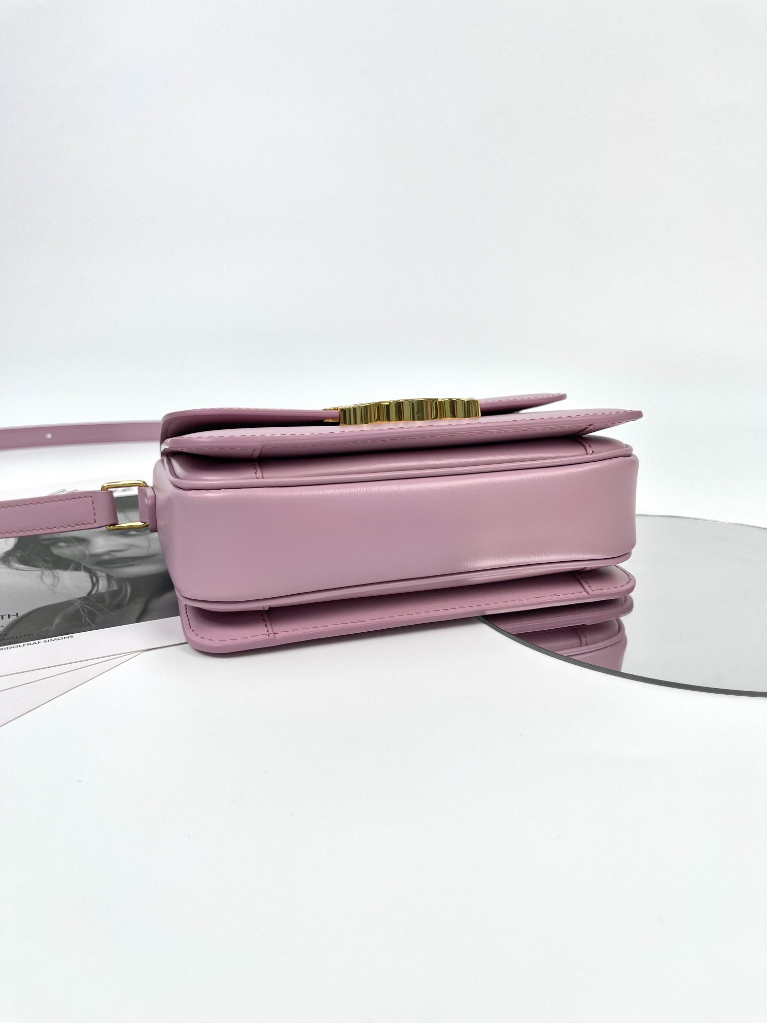 Bagsaaa Ce1i*e Teen Triomphe Bag In Shiny Calfskin Petal - 18.5 X 13.5 X 7 CM