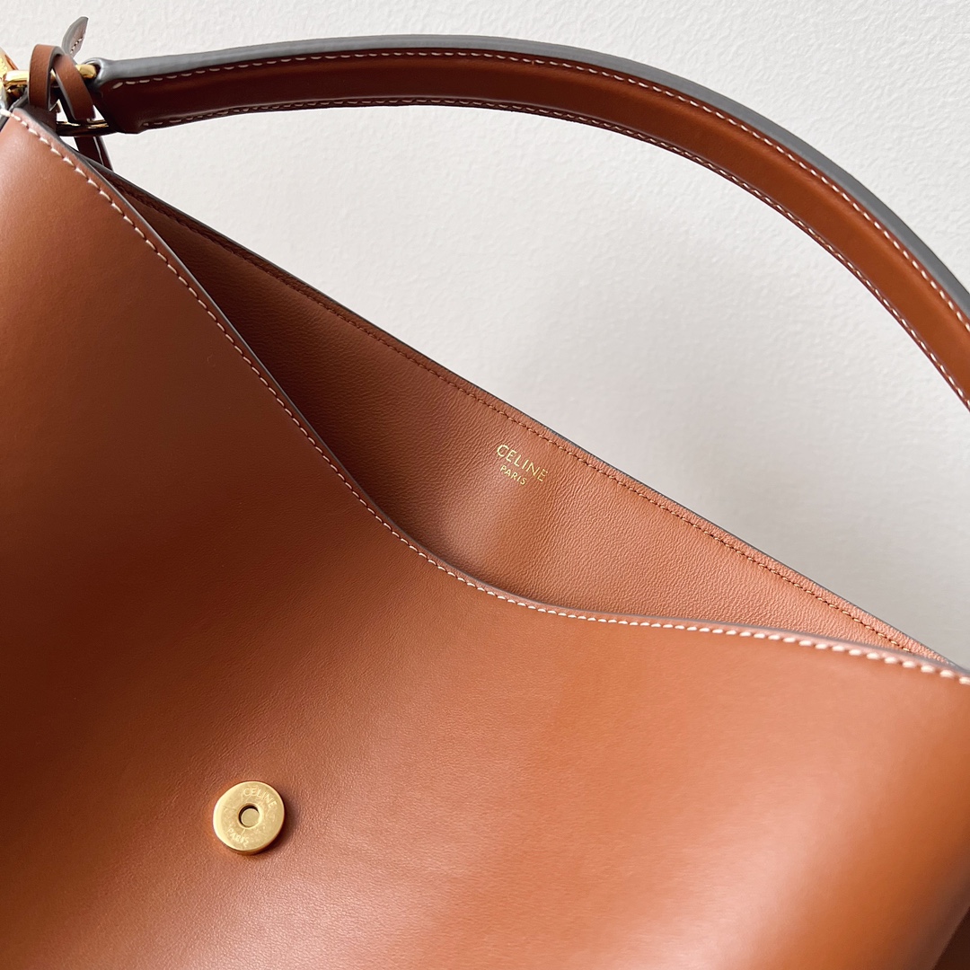 Bagsaaa Ce1i*e Medium L0vise Bag In Smooth Calfskin Brown - 23.5 X 24 X 16 CM