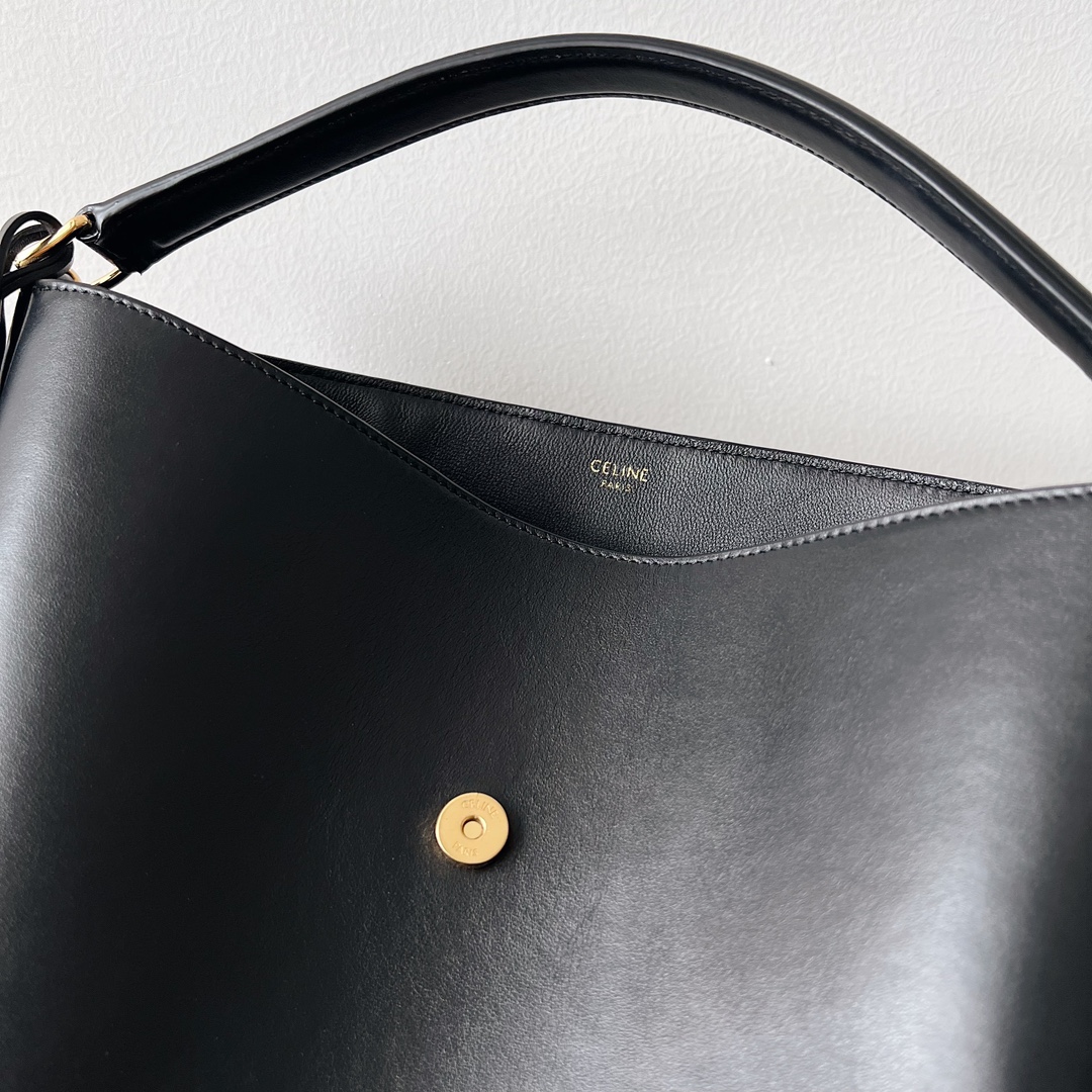 Bagsaaa Ce1i*e Medium L0vise Bag In Smooth Calfskin Black - 23.5 X 24 X 16 CM