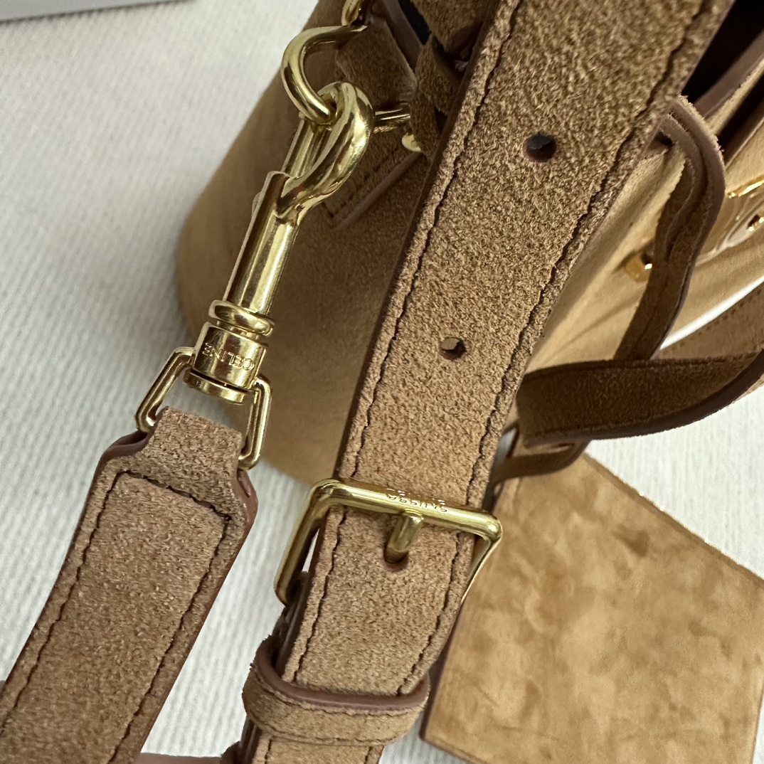 Bagsaaa Ce1i*e Medium L0vise Bag In Suede Calfskin - 23.5 X 24 X 16 CM