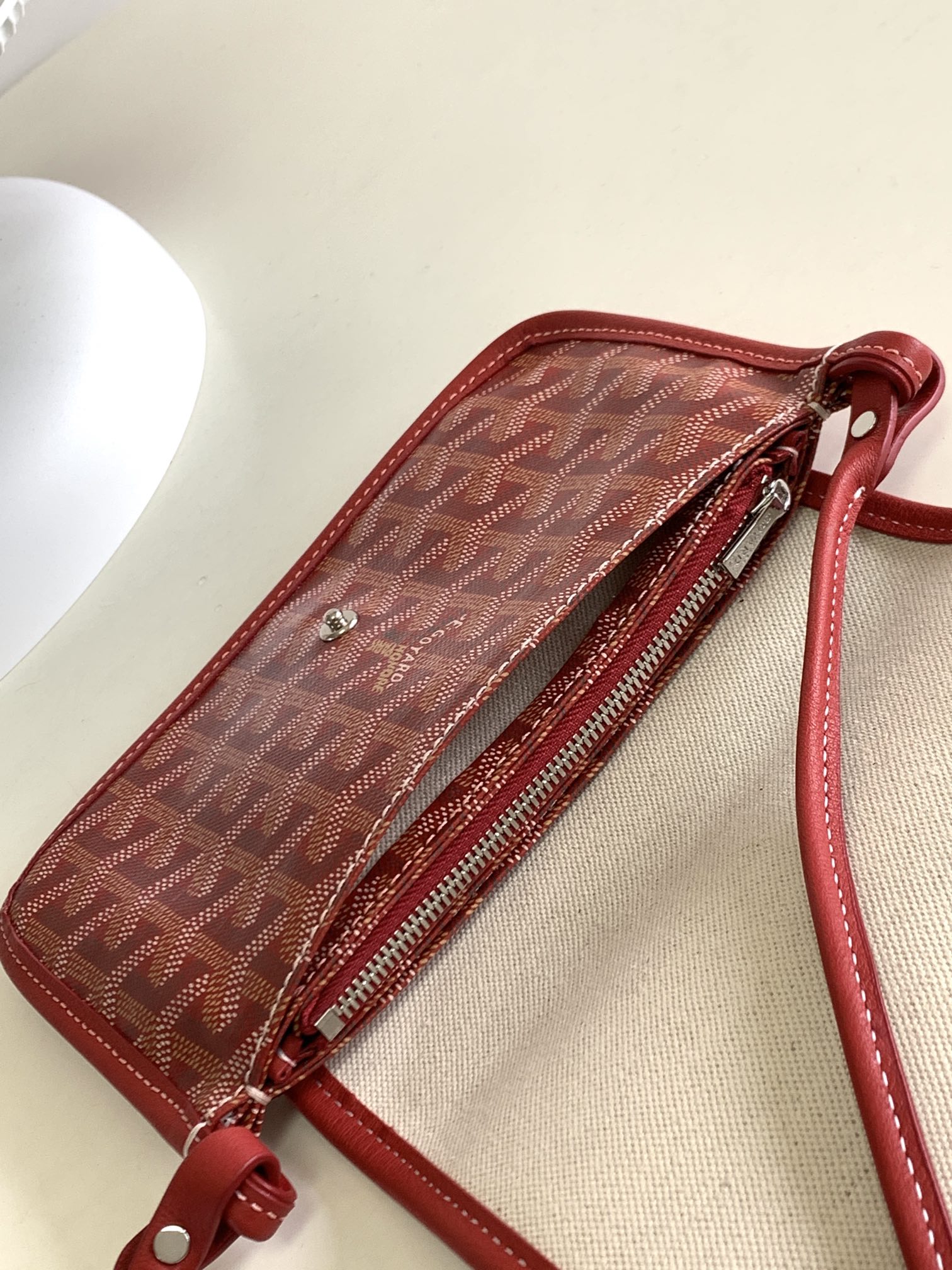 Bagsaaa G09ard Plumet Pocket Wallet Red - 14 x 2.5 x 20.5 cm