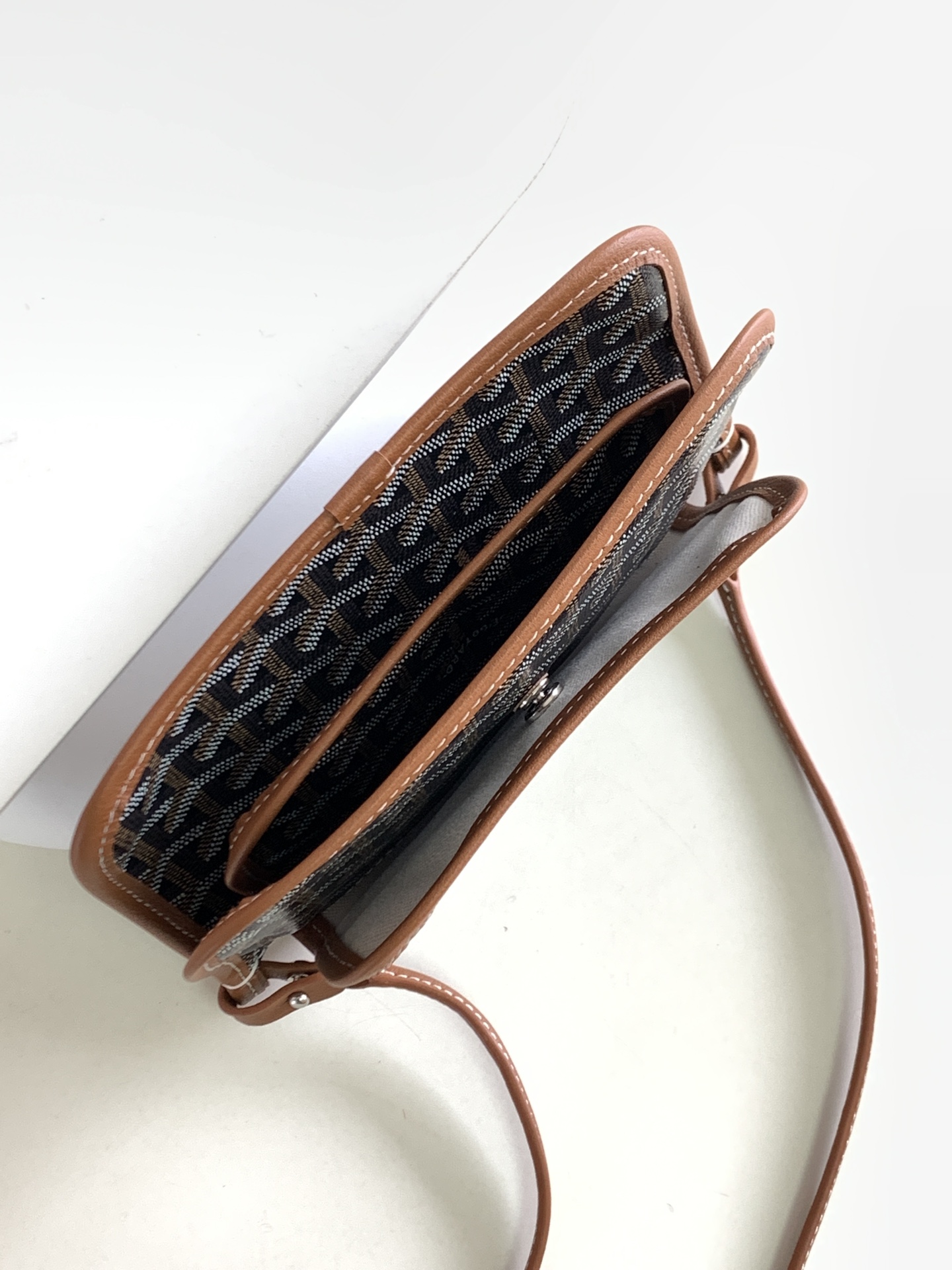 Bagsaaa G09ard Plumet Pocket Wallet Black & Tan - 14 x 2.5 x 20.5 cm