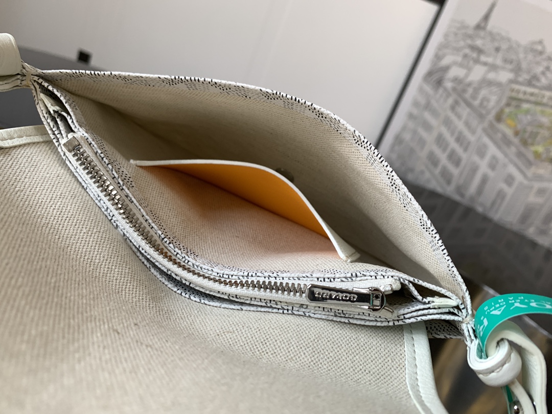 Bagsaaa G09ard Plumet Pocket Wallet White - 14 x 2.5 x 20.5 cm