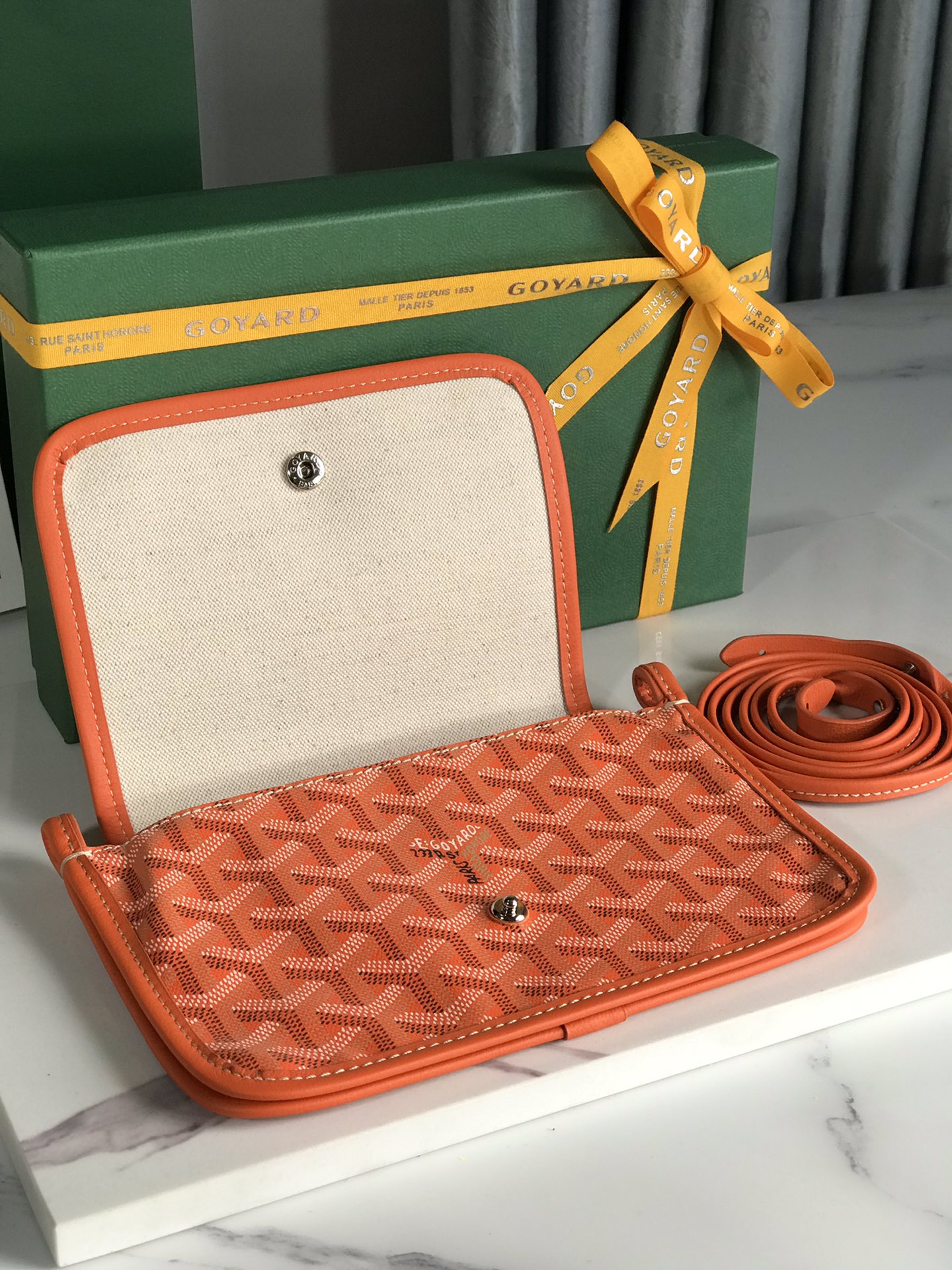 Bagsaaa G09ard Plumet Pocket Wallet Orange- 14 x 2.5 x 20.5 cm