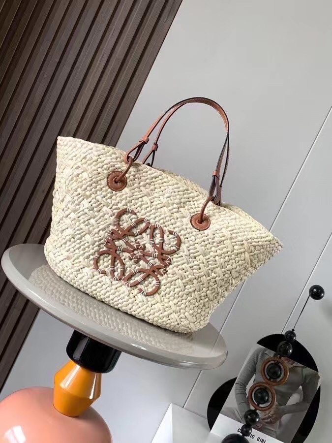 Bagsaaa L0ew* Medium Anagram Basket Bag In Iraca Palm And Calfskin Brown - 46X24.5X16 cm