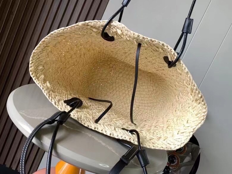 Bagsaaa L0ew* Medium Anagram Basket Bag In Iraca Palm And Calfskin Black - 46X24.5X16 cm
