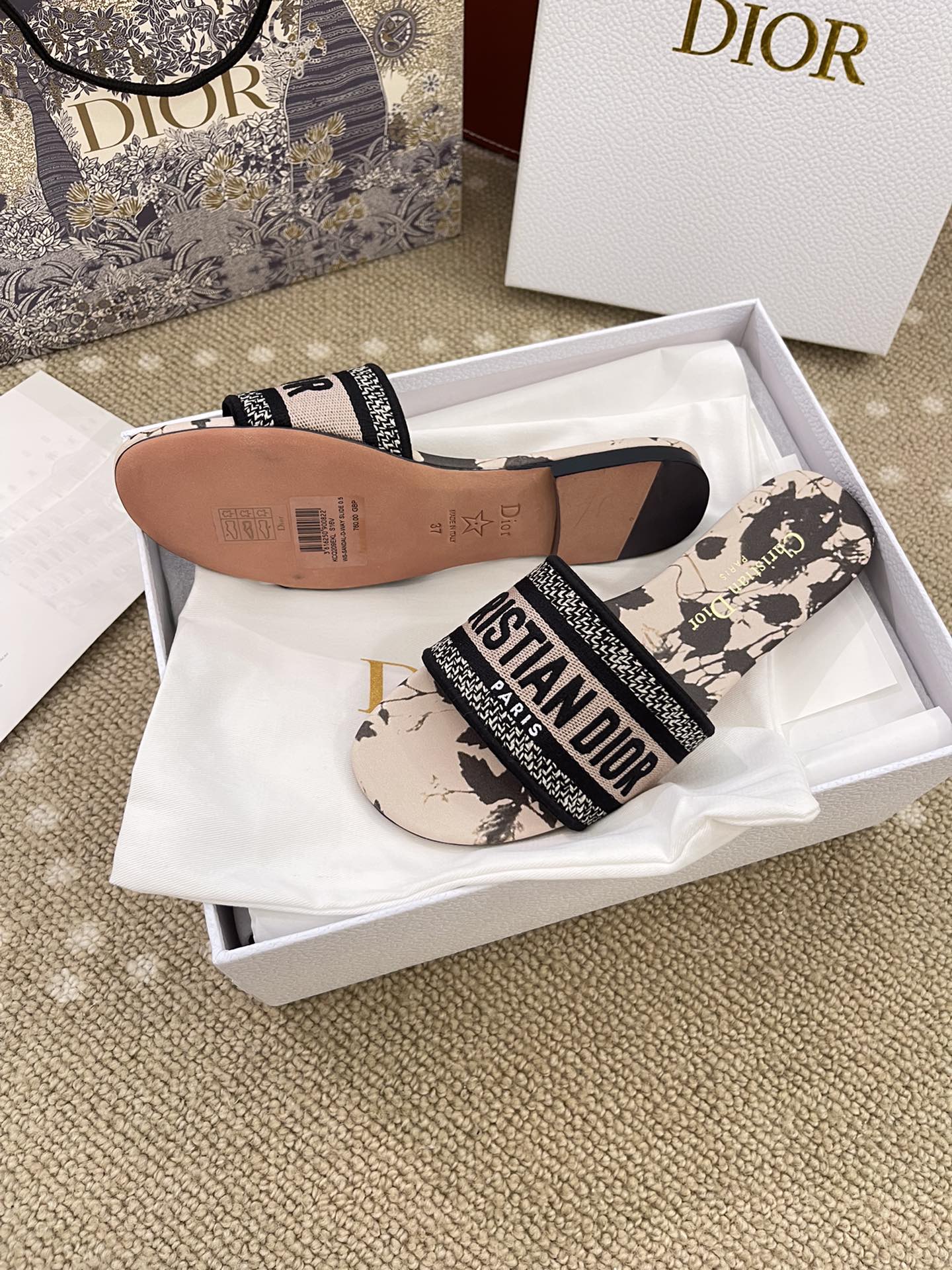 Bagsaaa D10r Dway Slide Beige and Black Cotton Embroidered with Fleurs Mystiques Motif