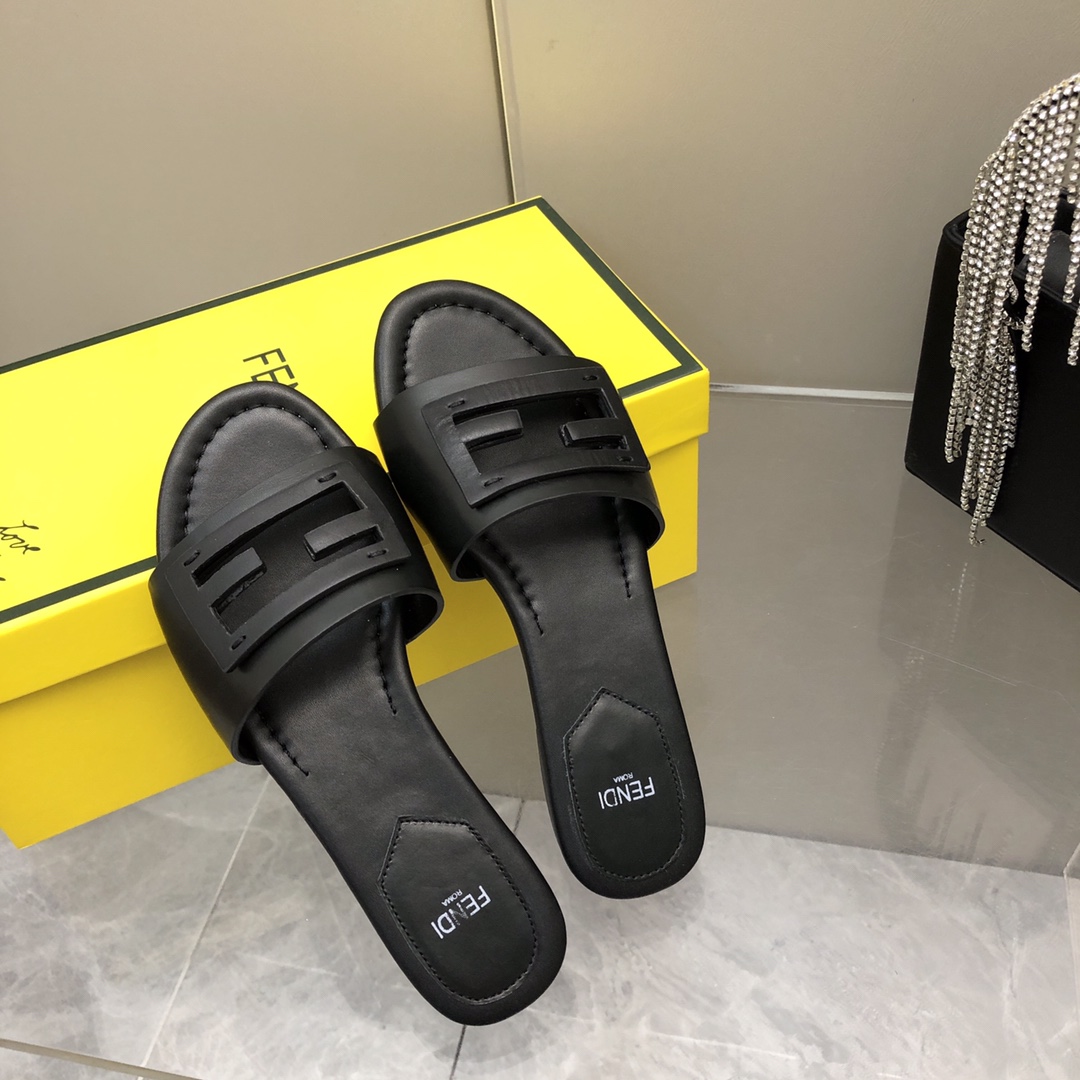 Bagsaaa F**di Baguette Black leather slides