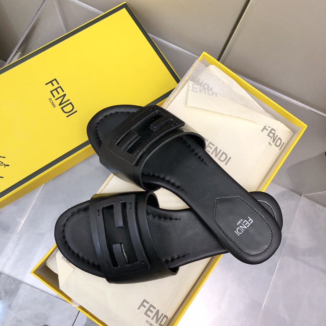Bagsaaa F**di Baguette Black leather slides