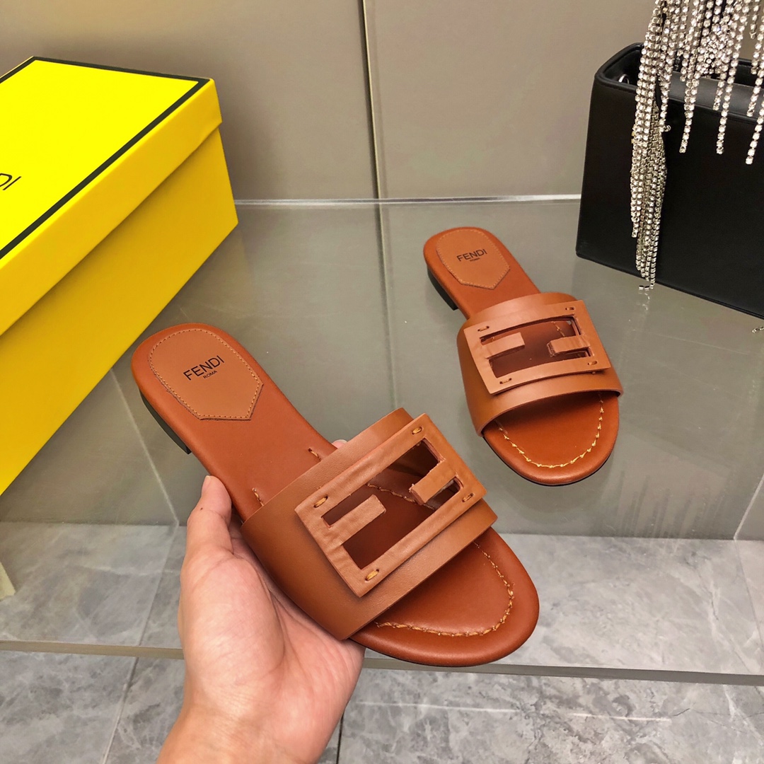 Bagsaaa F**di Baguette Brown leather slides
