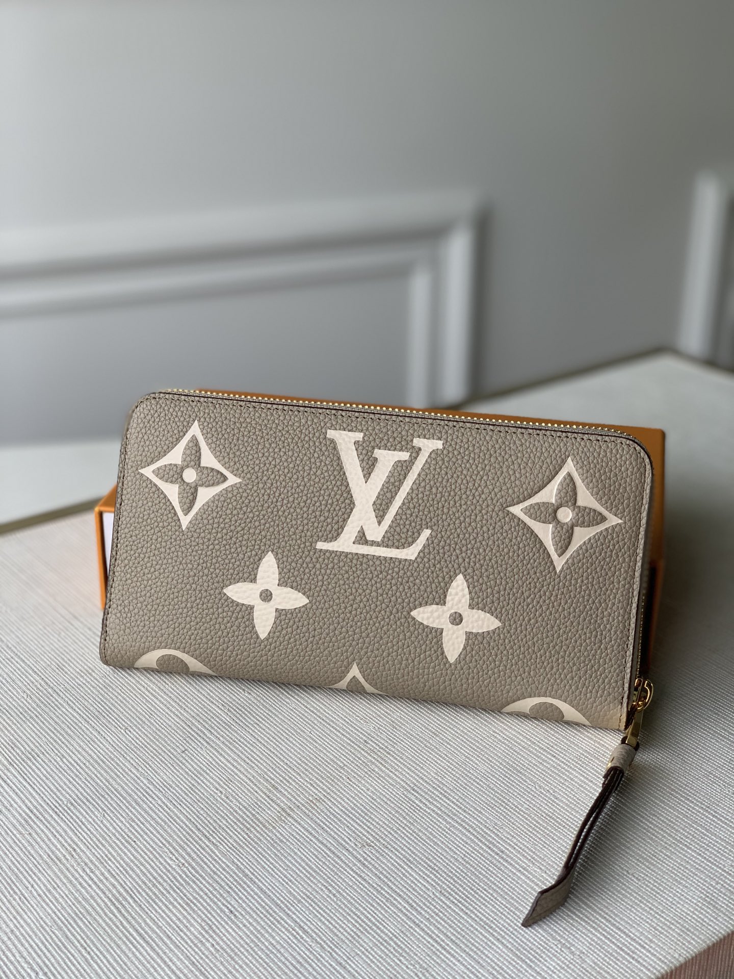 Bagsaaa L0vis Vvtt0n M69794 Zippy Wallet Grey/Cream - 19.5 x 10.5 x 2.5 cm