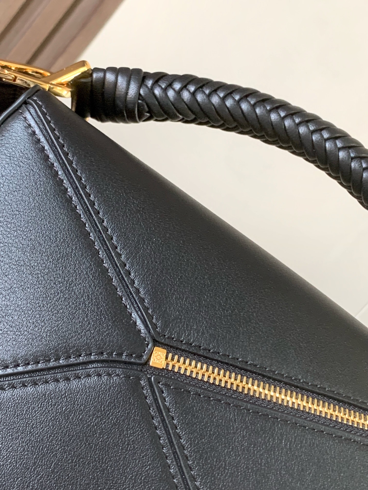 Bagsaaa L0ew* Small Puzzle bag in mellow calfskin black - 24*10.5*16 cm