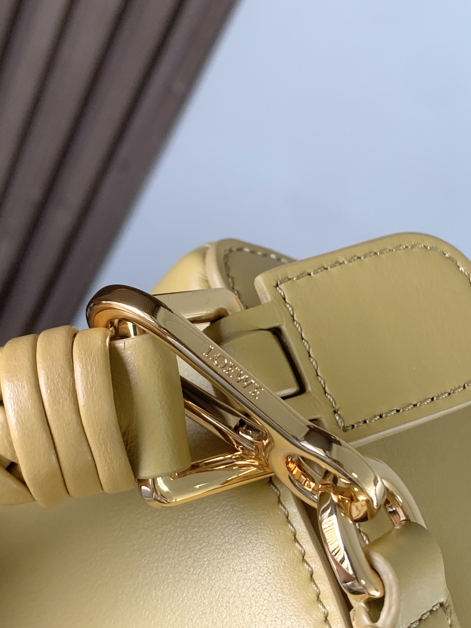 Bagsaaa L0ew* Small Puzzle bag in mellow calfskin yellow - 24*10.5*16 cm