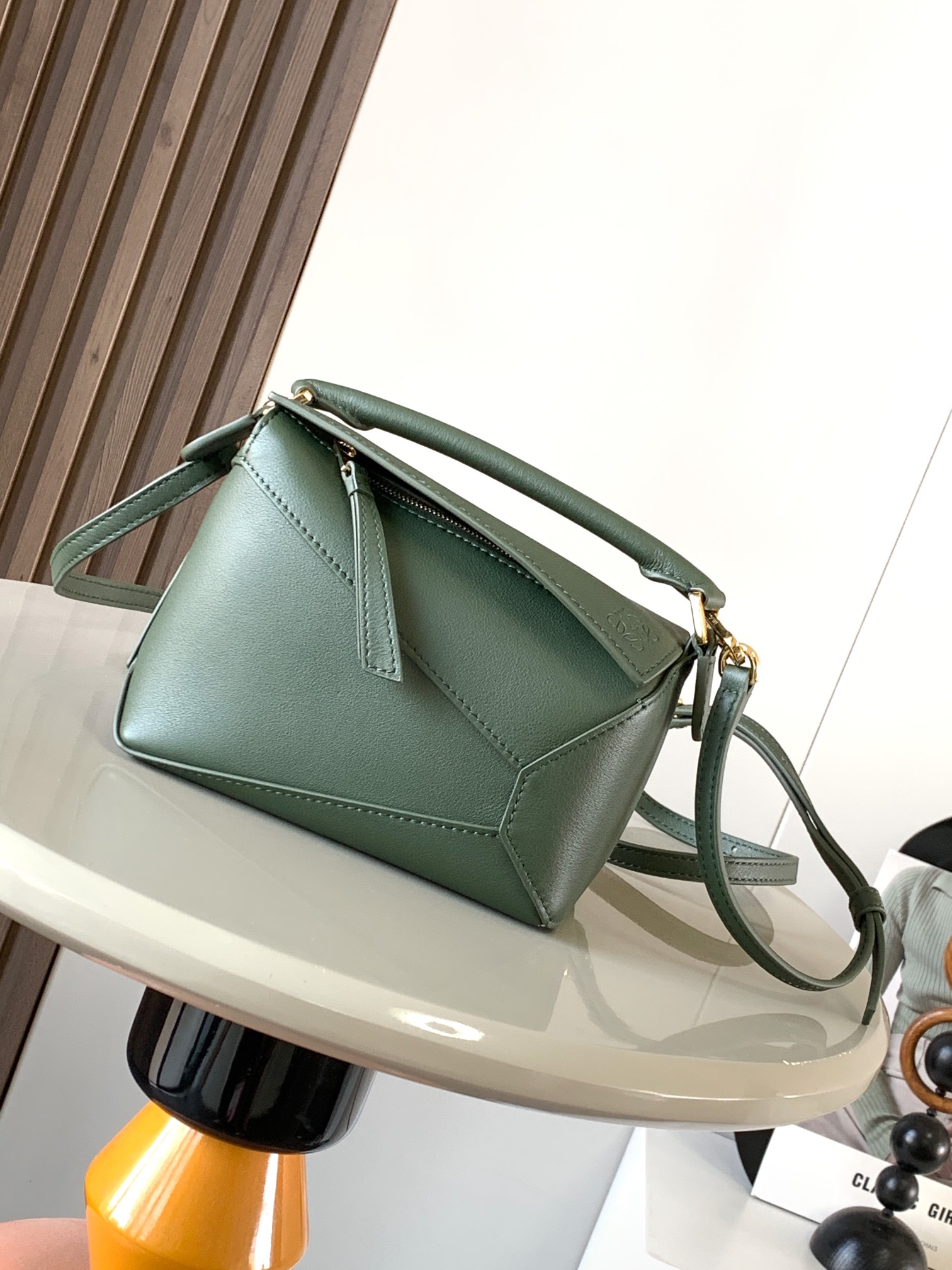 Bagsaaa L0ew* Mini Puzzle bag in classic calfskin bottle green - 18x8x12 cm