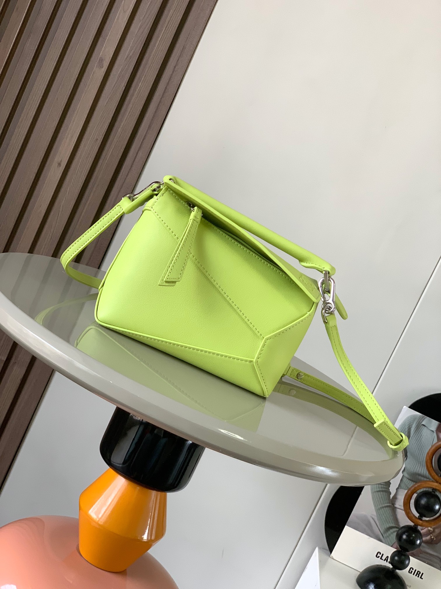 Bagsaaa L0ew* Mini Puzzle bag in classic calfskin anise green - 18x8x12 cm