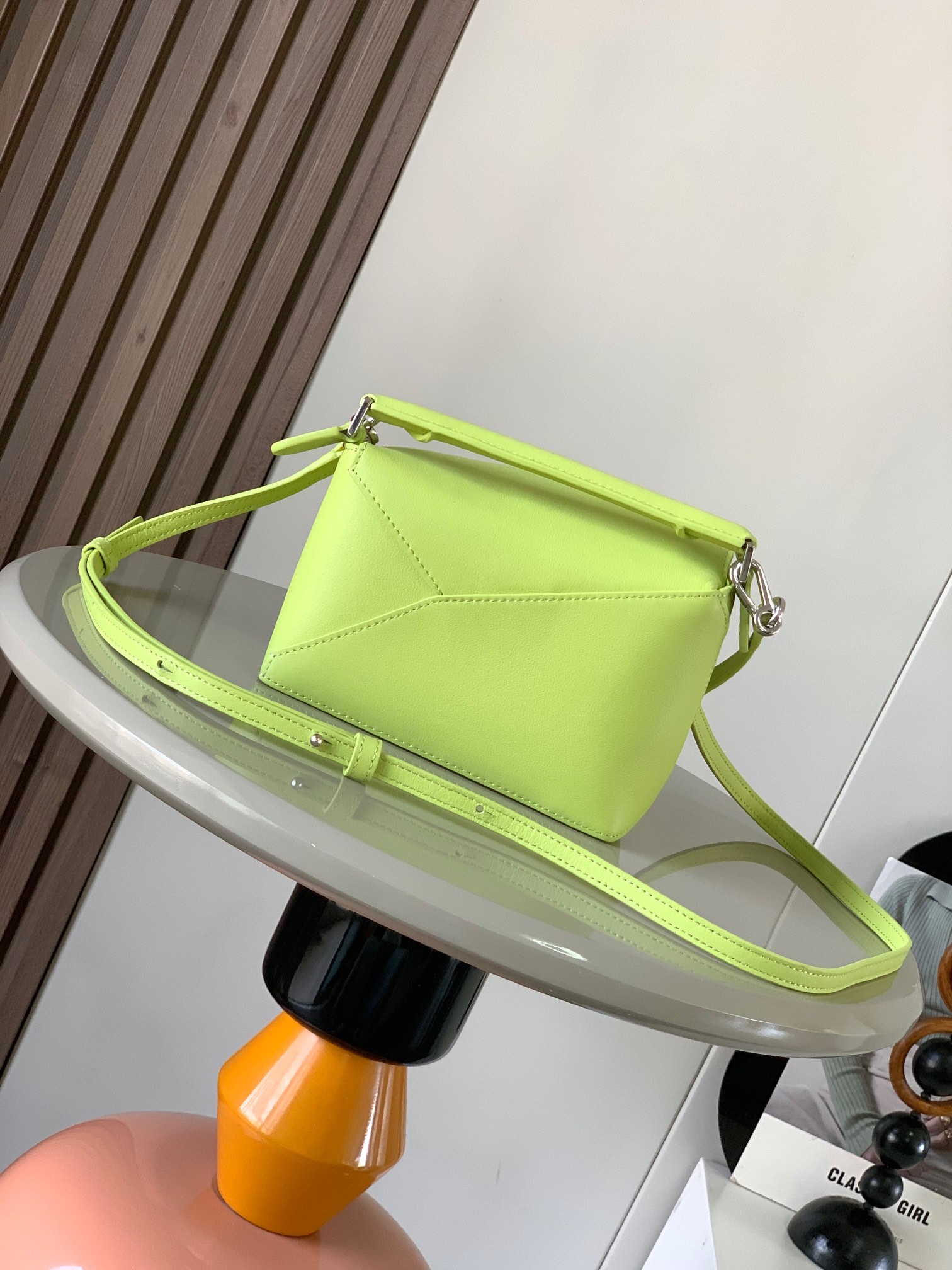 Bagsaaa L0ew* Mini Puzzle bag in classic calfskin anise green - 18x8x12 cm