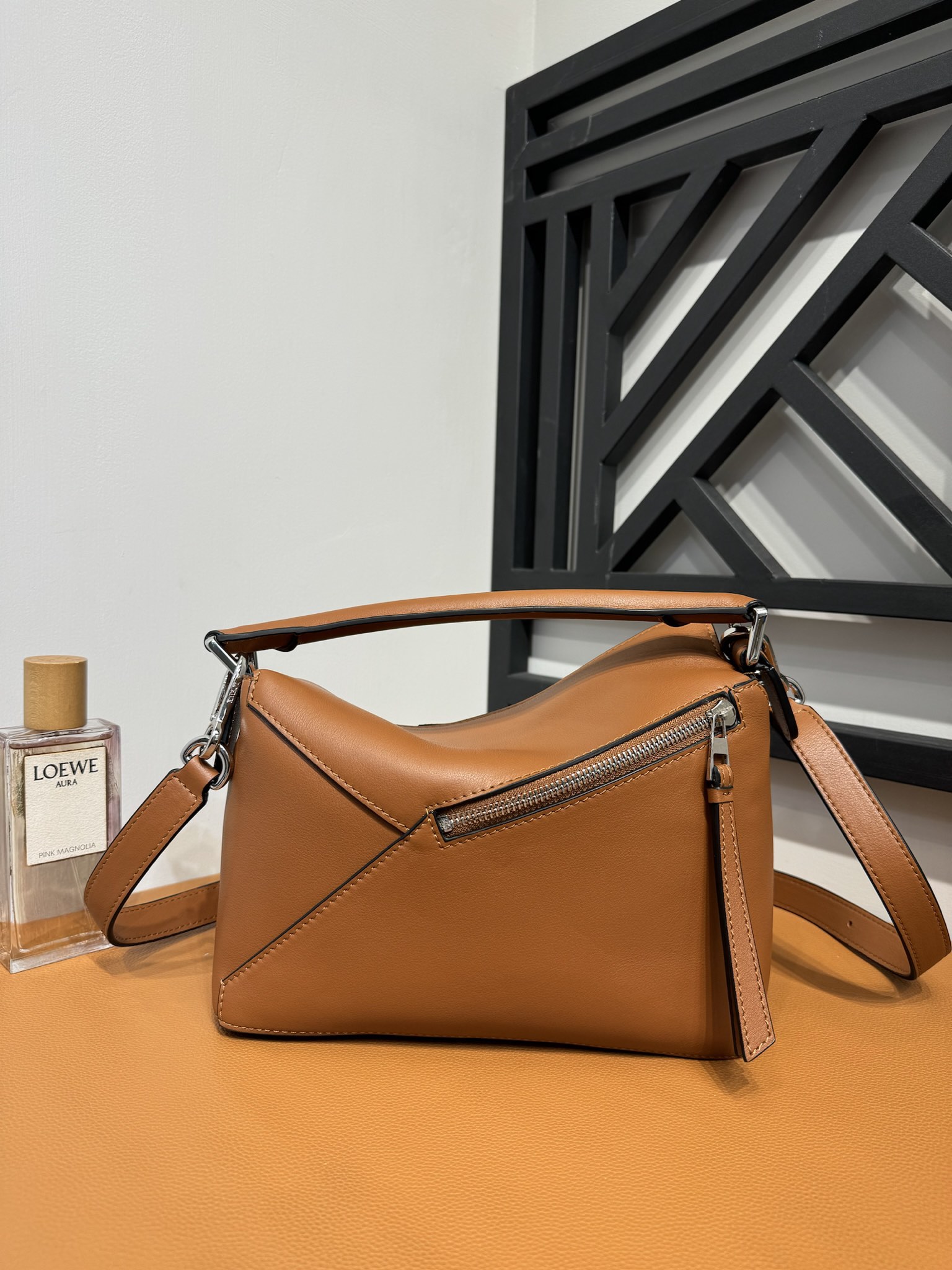 Bagsaaa L0ew* Small Puzzle bag in classic calfskin brown - 24X16.5X10.5 cm