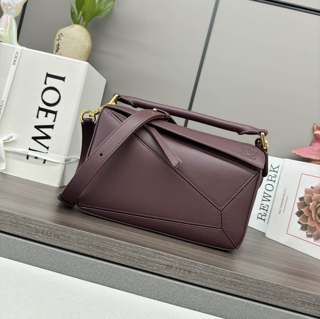 Bagsaaa L0ew* Small Puzzle bag in classic calfskin burgundy - 24X16.5X10.5 cm