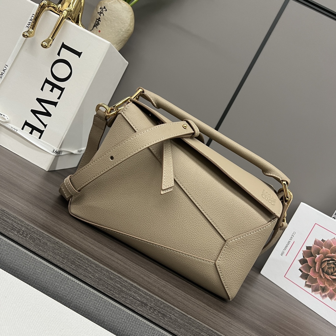 Bagsaaa L0ew* Small Puzzle bag in soft grained calfskin sand - 24X16.5X10.5 cm