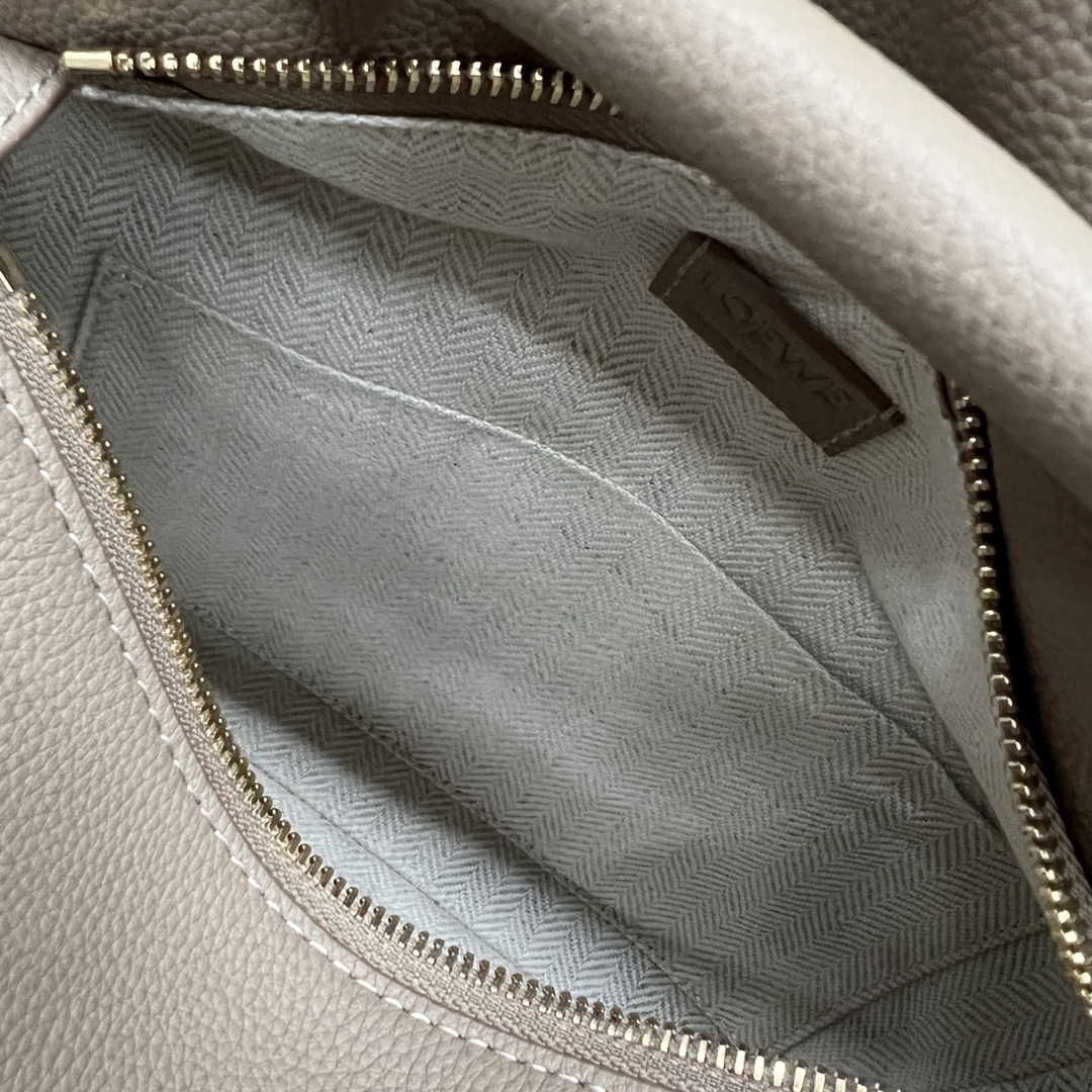 Bagsaaa L0ew* Small Puzzle bag in soft grained calfskin sand - 24X16.5X10.5 cm