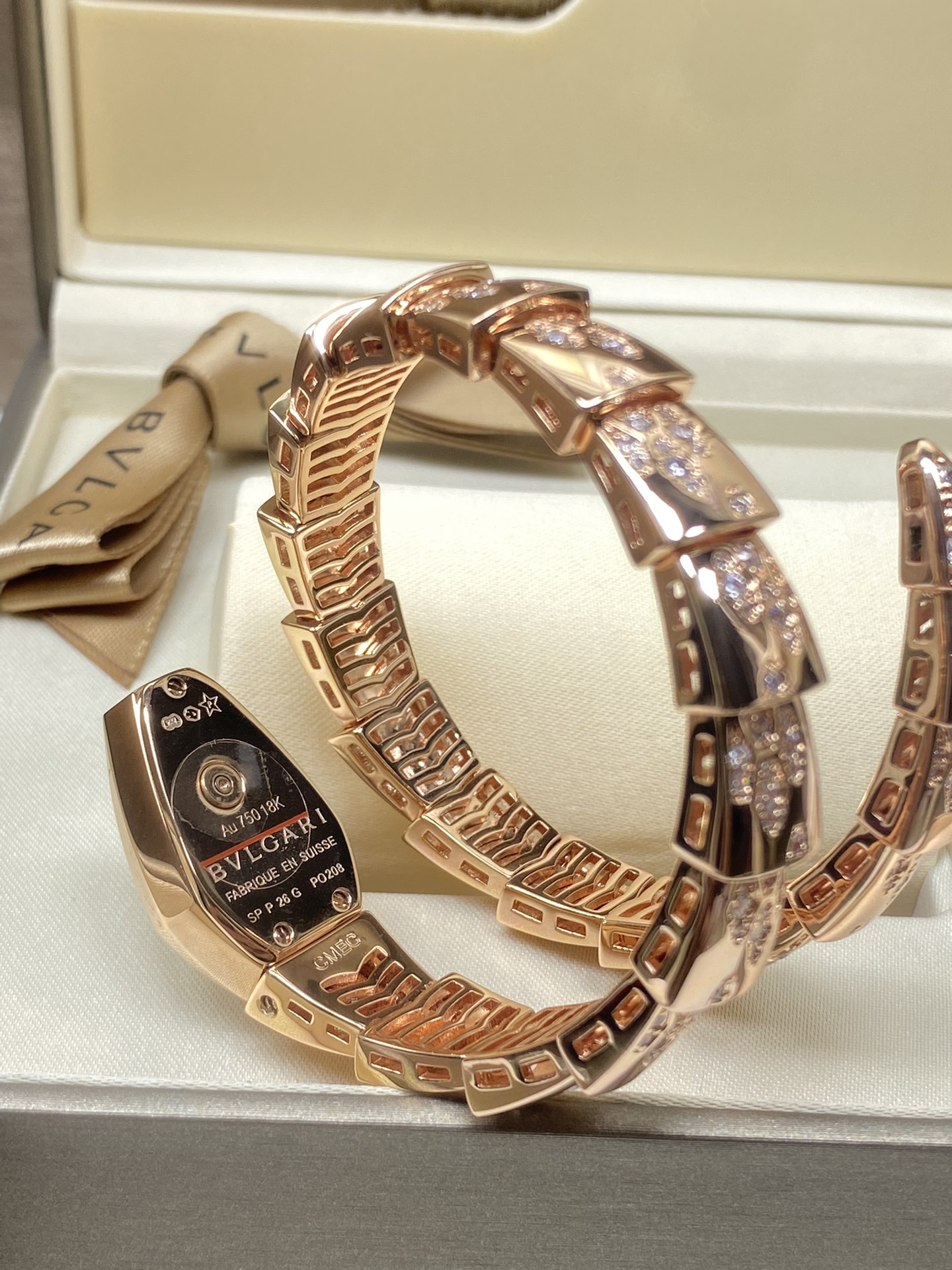 Bagsaaa Bv1g*ai Serpenti Watch Rose gold