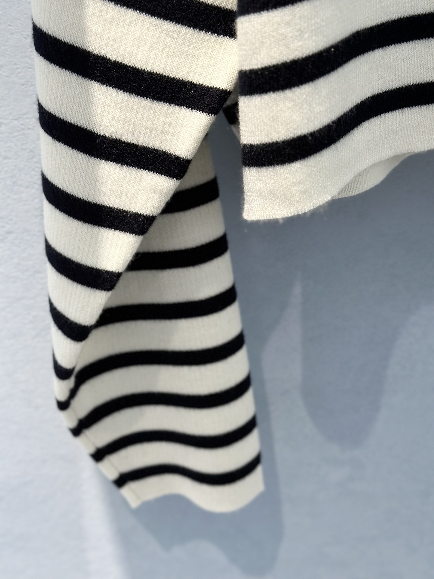 Bagsaaa L0ew* Anagram Sweater White & Black