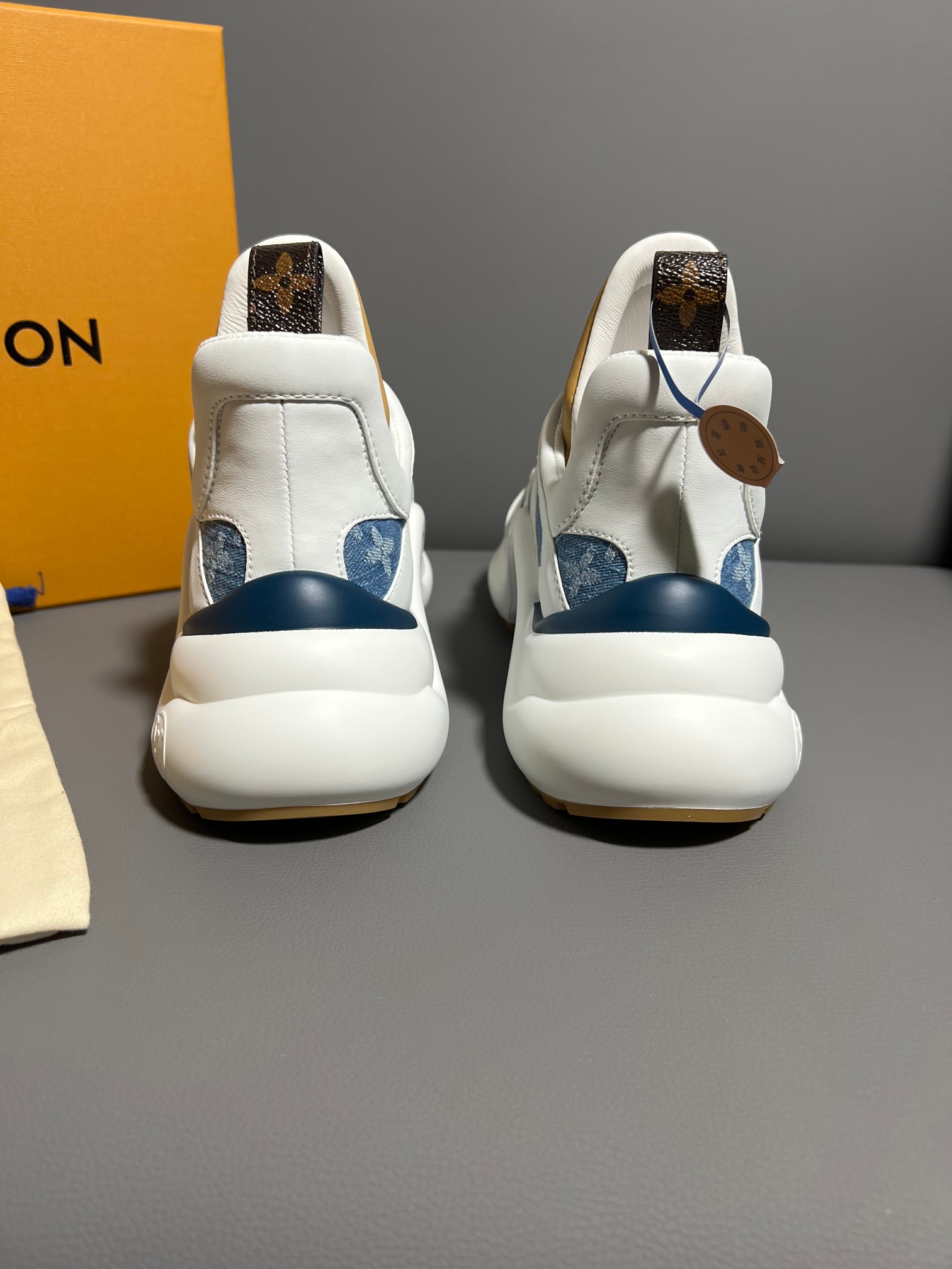 Bagsaaa LV Archlight Sneaker Blue Monogram