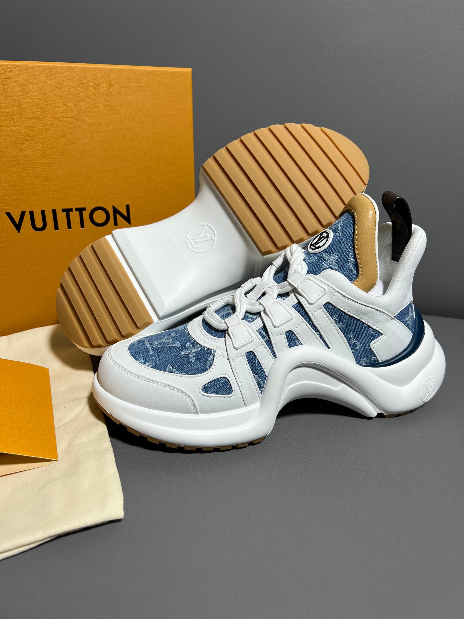Bagsaaa LV Archlight Sneaker Blue Monogram