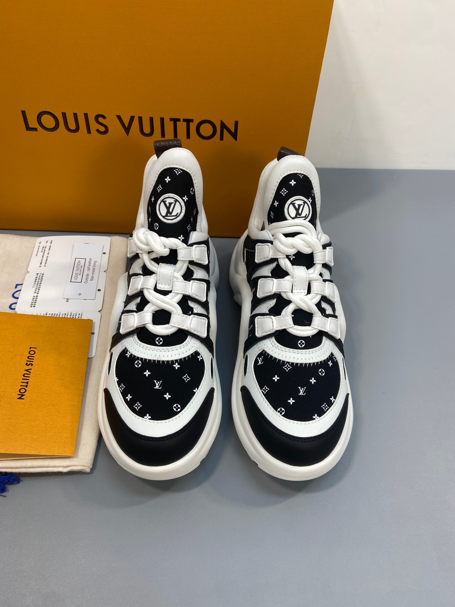 Bagsaaa LV Archlight Sneaker Black