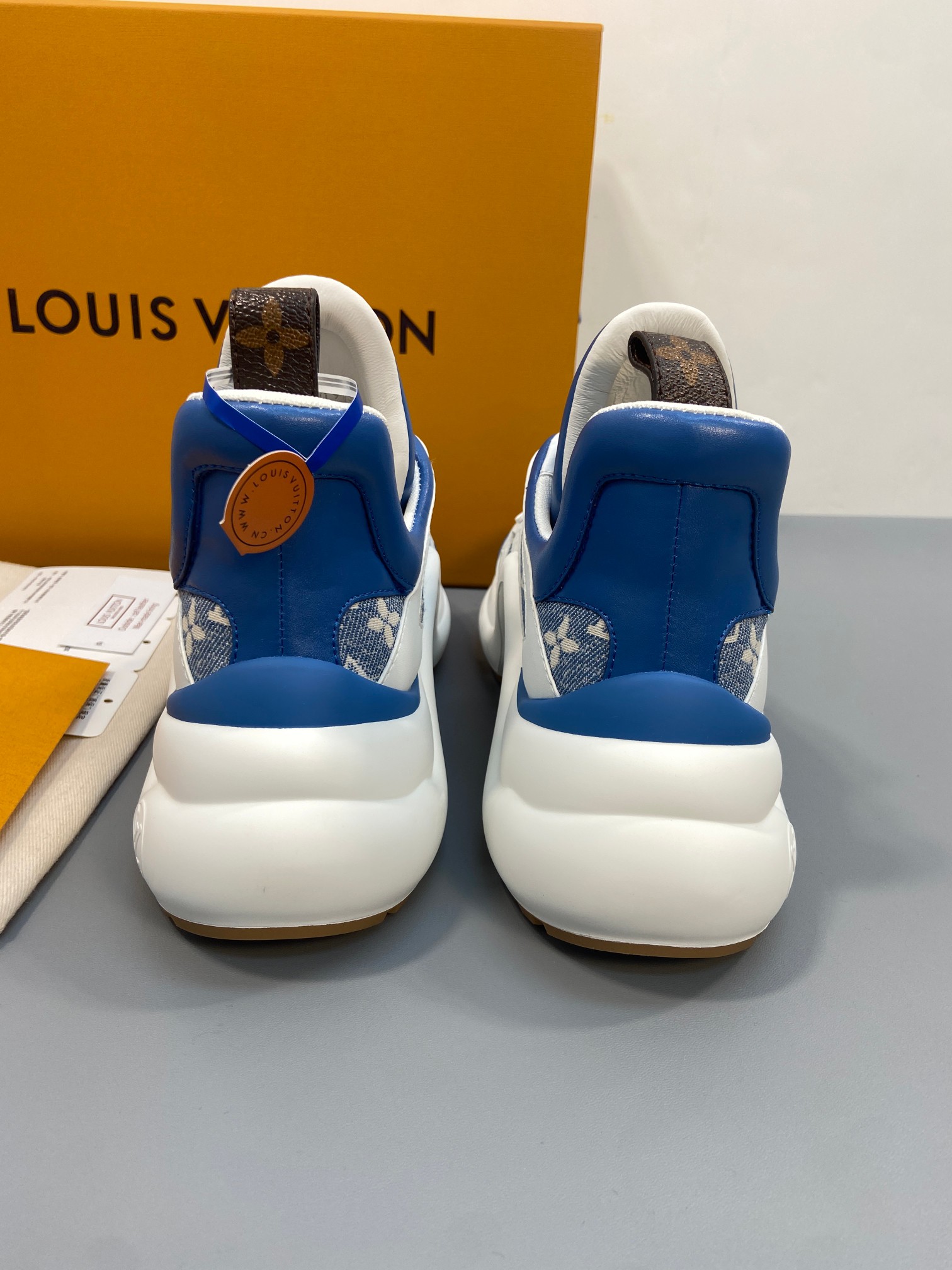 Bagsaaa LV Archlight Sneaker Blue