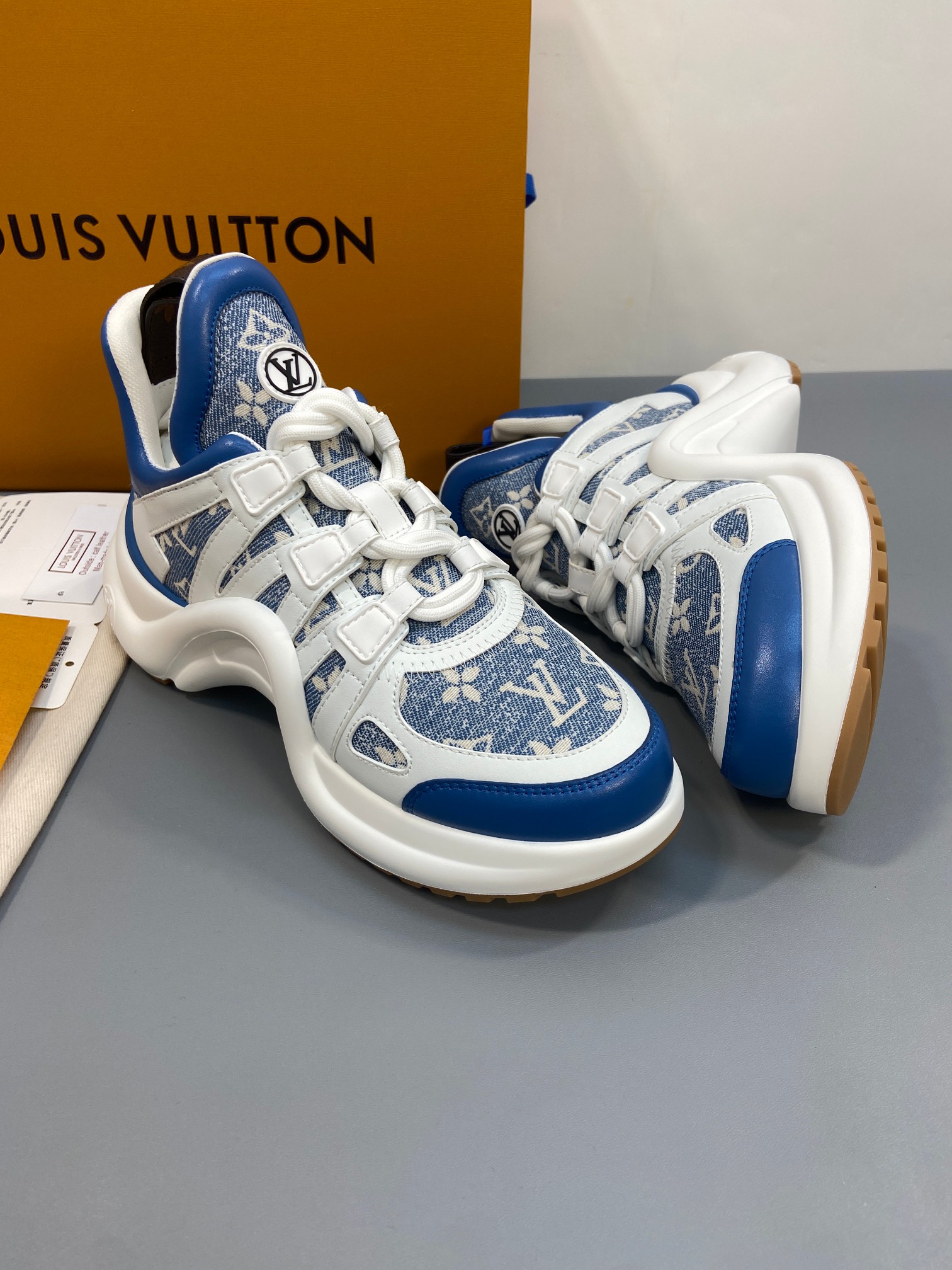 Bagsaaa LV Archlight Sneaker Blue