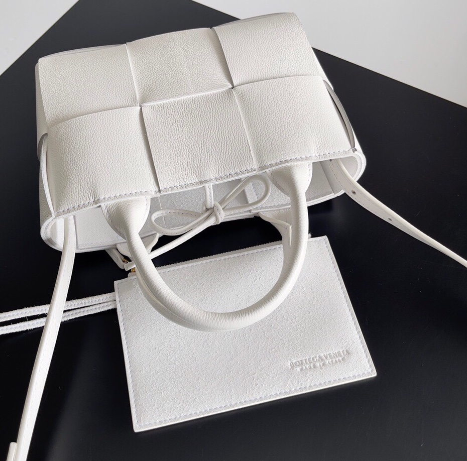 Bagsaaa B0tt*ga Ven*ta Candy Arco Tote Bag White - 20*7*13cm