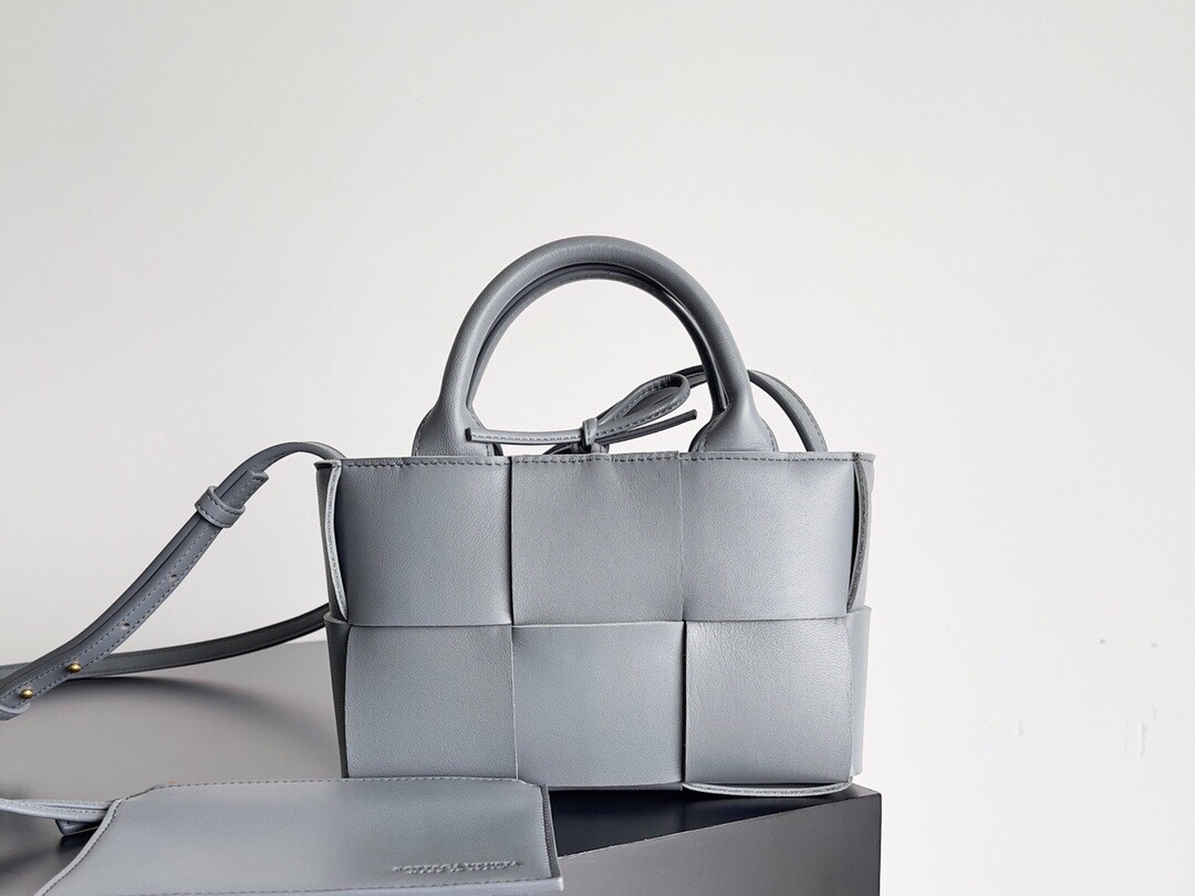 Bagsaaa B0tt*ga Ven*ta Candy Arco Tote Bag Grey - 20*7*13cm