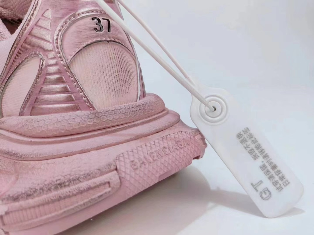 Bagsaaa Ba1en*iaga Pink Sneaker
