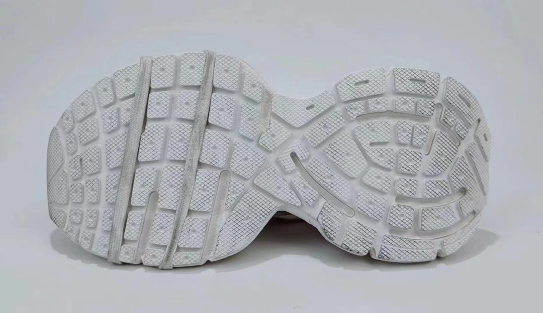Bagsaaa Ba1en*iaga White Sneaker