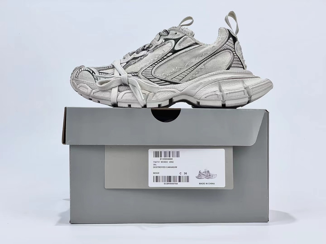 Bagsaaa Ba1en*iaga Light Gray Sneaker