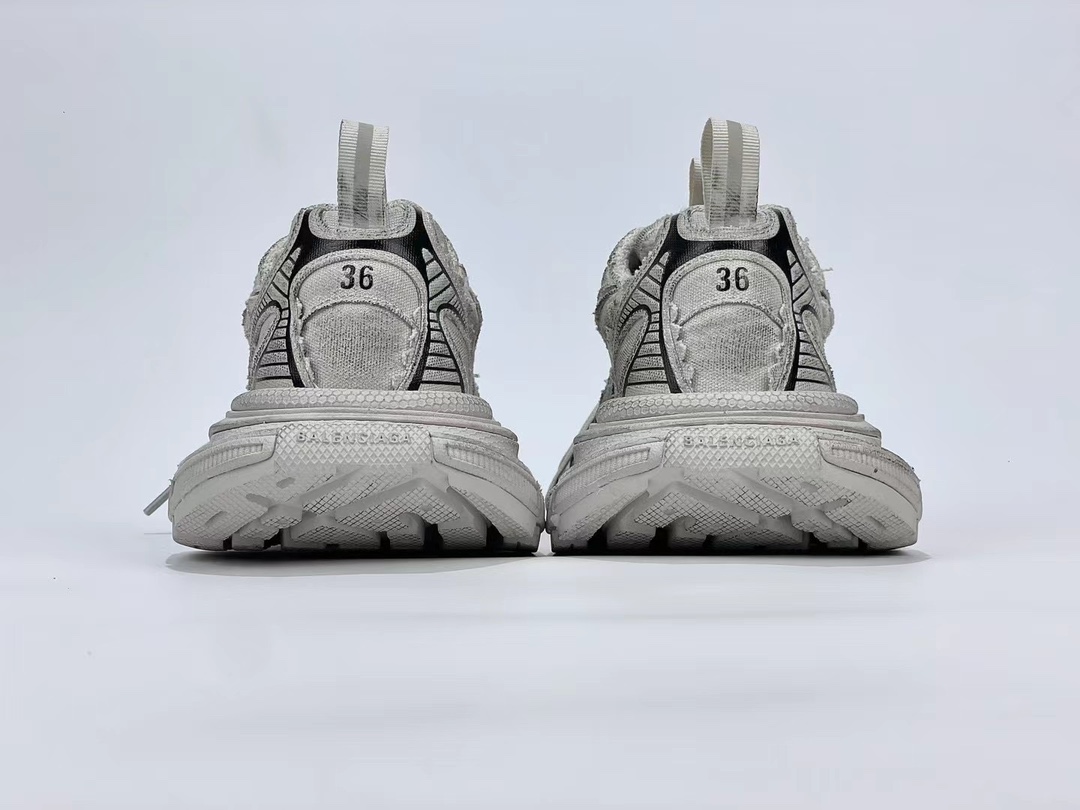 Bagsaaa Ba1en*iaga Light Gray Sneaker
