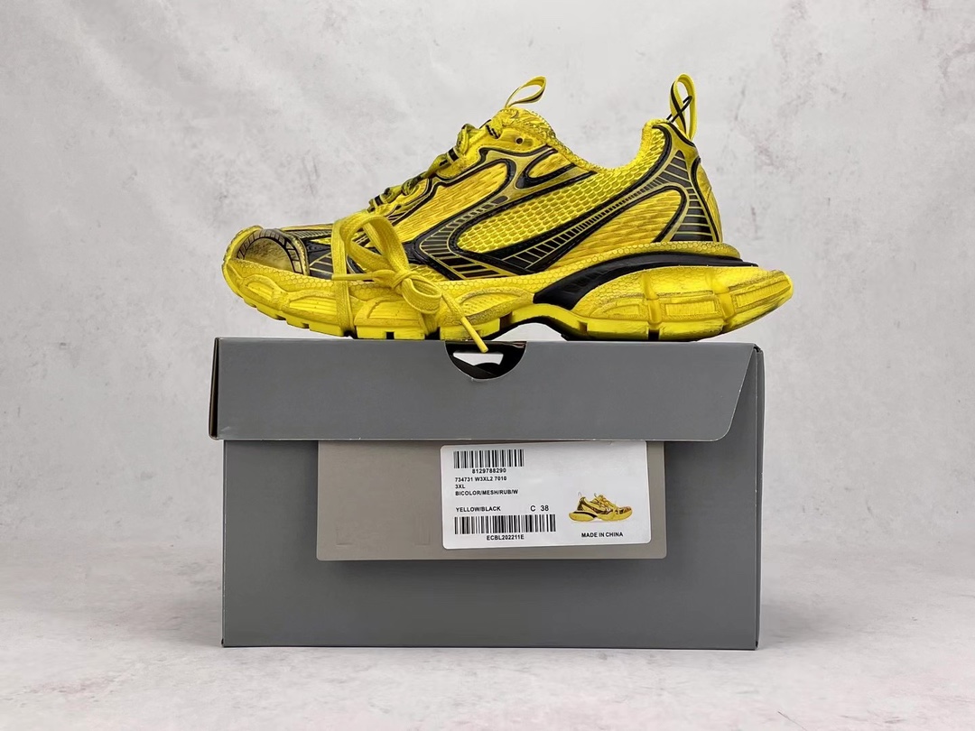 Bagsaaa Ba1en*iaga Yellow Sneaker