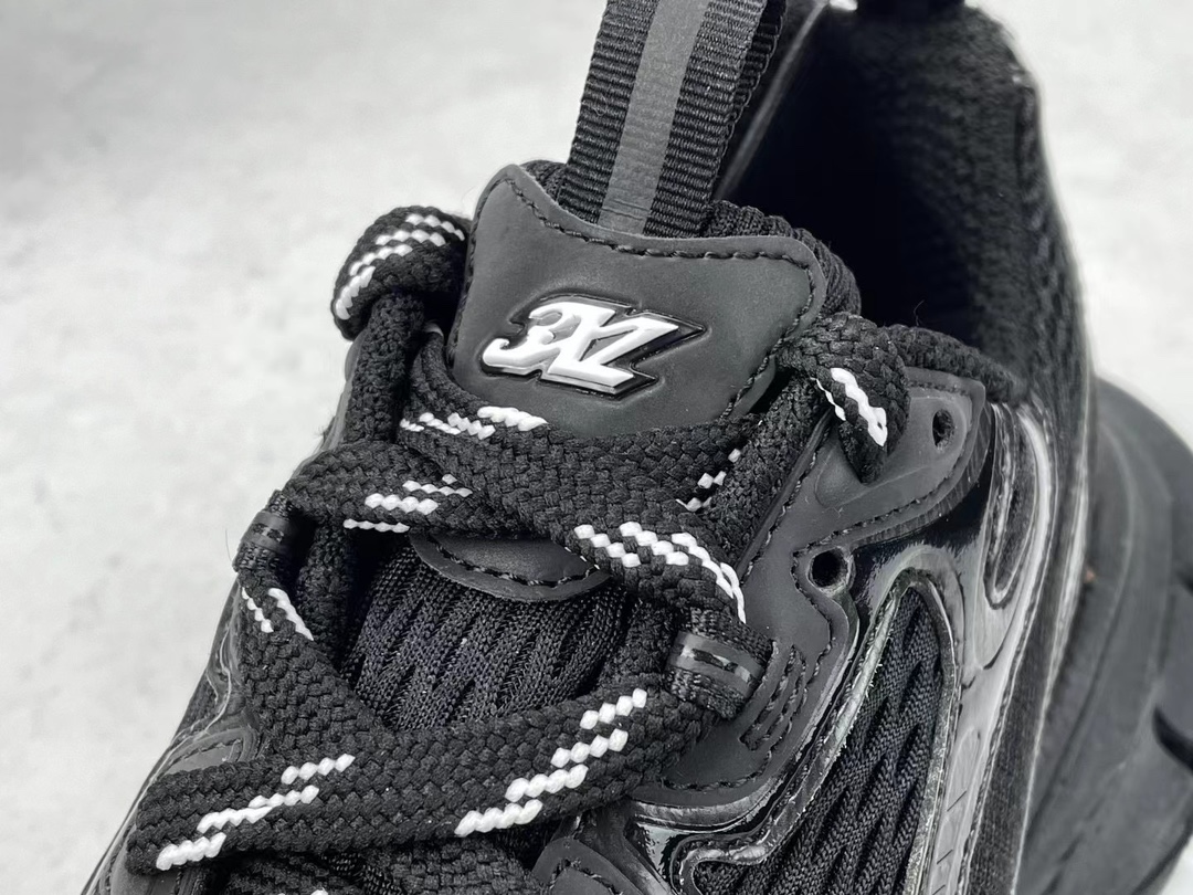 Bagsaaa Ba1en*iaga Black Sneaker
