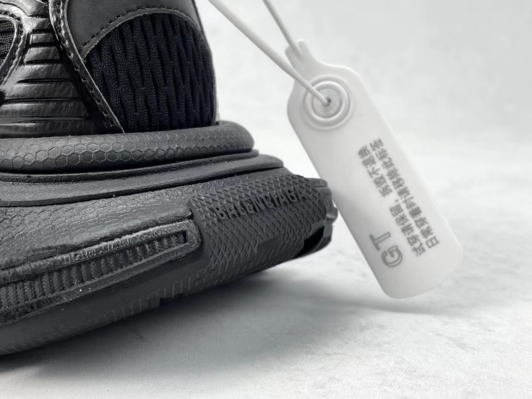 Bagsaaa Ba1en*iaga Black Sneaker