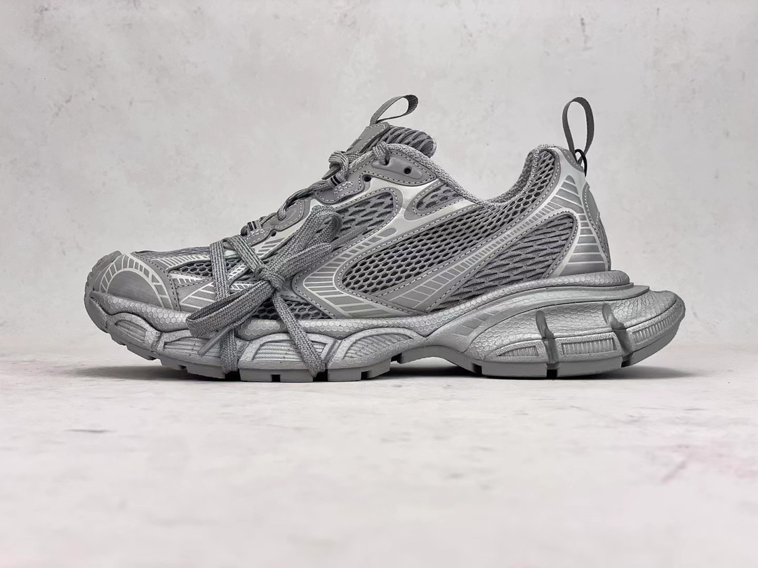 Bagsaaa Ba1en*iaga Gray Sneaker