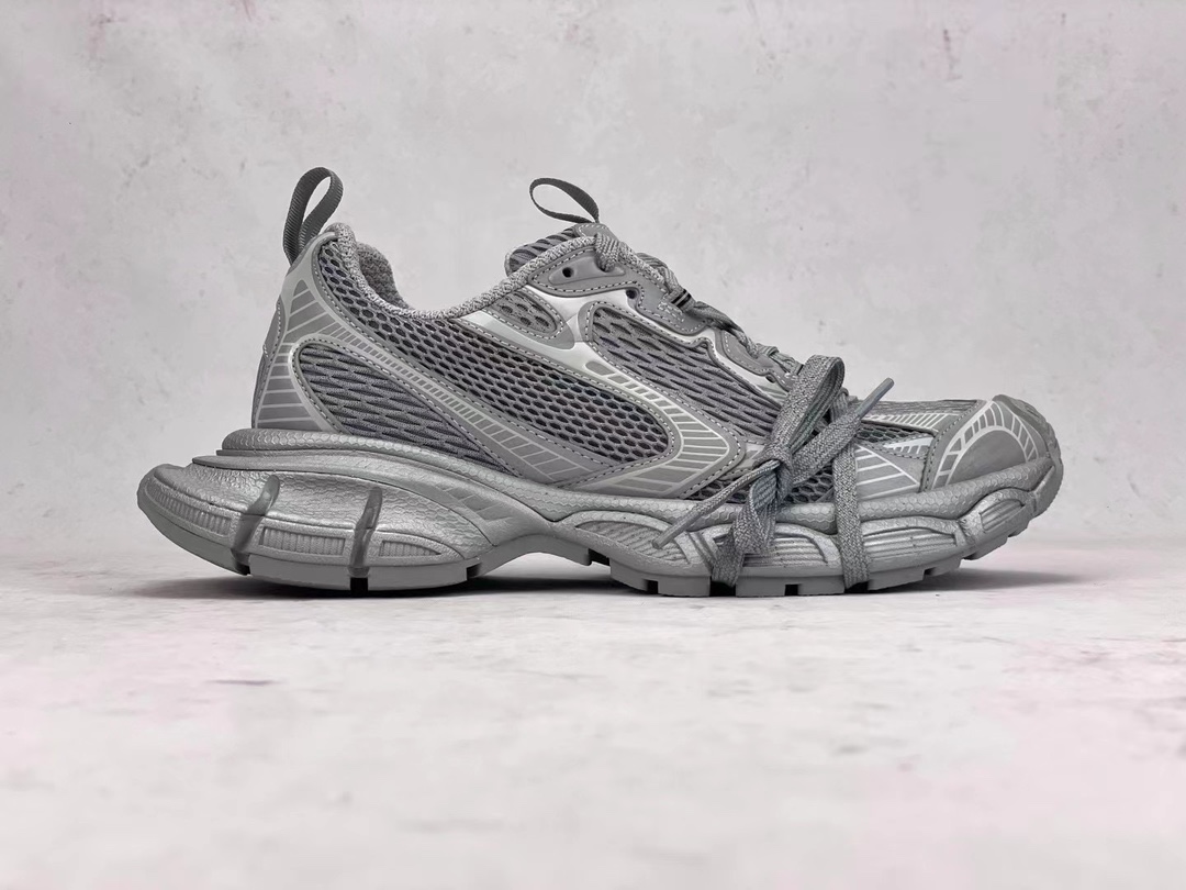 Bagsaaa Ba1en*iaga Gray Sneaker