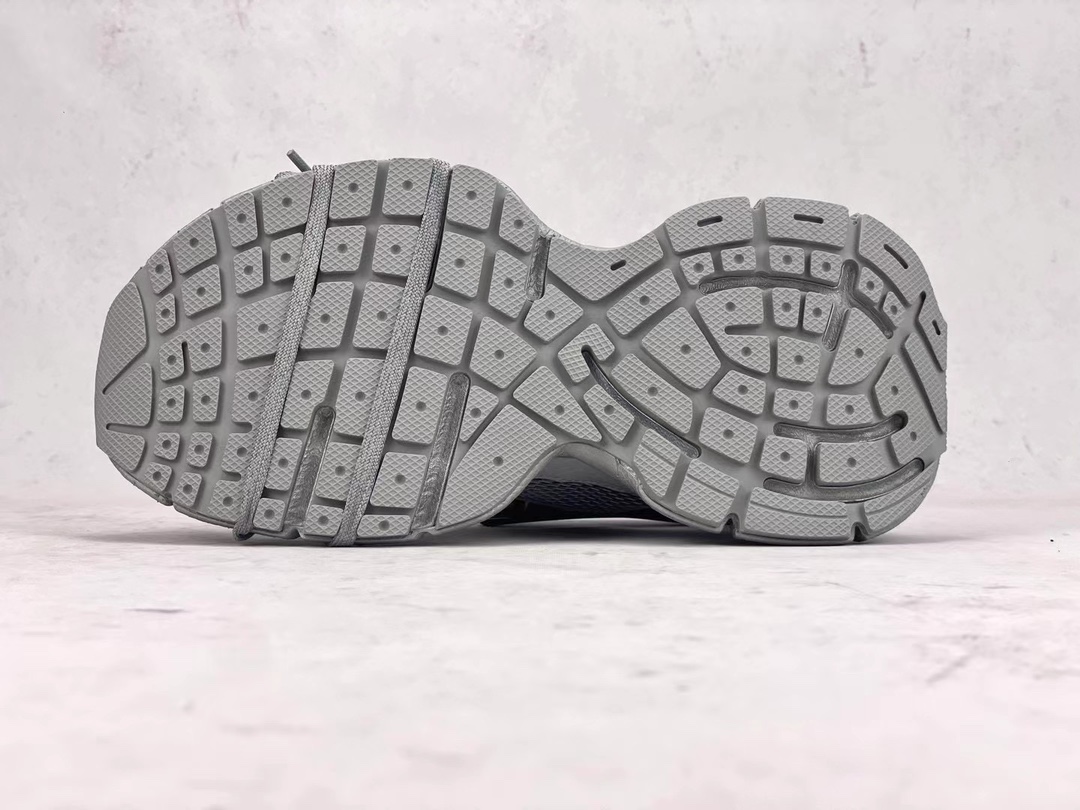 Bagsaaa Ba1en*iaga Gray Sneaker
