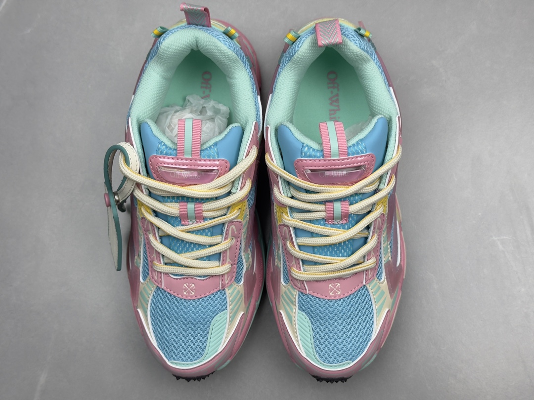 Bagsaaa Off White Multicolor Sneaker