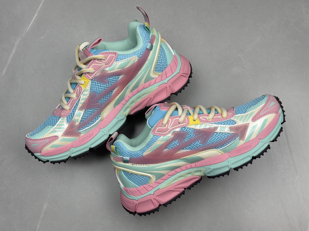 Bagsaaa Off White Multicolor Sneaker