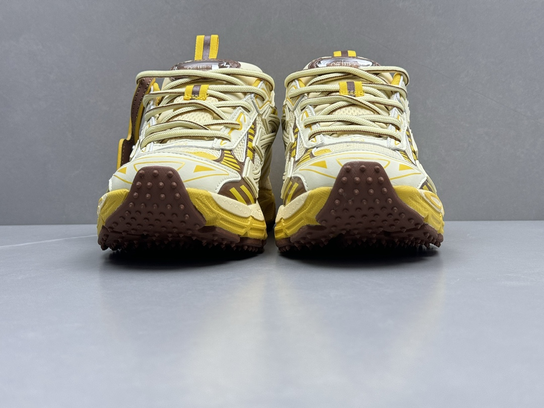 Bagsaaa Off White Yellow Sneaker