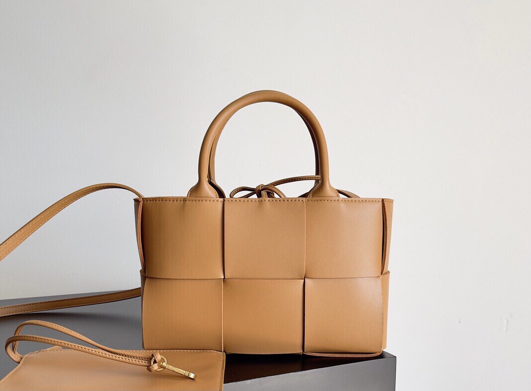 Bagsaaa B0tt*ga Ven*ta Mini Arco Tote Brown - 25*16*8cm