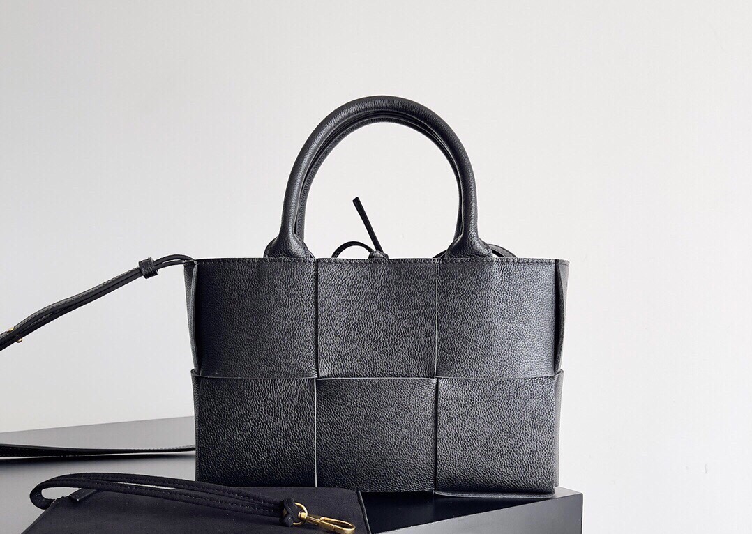 Bagsaaa B0tt*ga Ven*ta Mini Arco Tote Black - 25*16*8cm