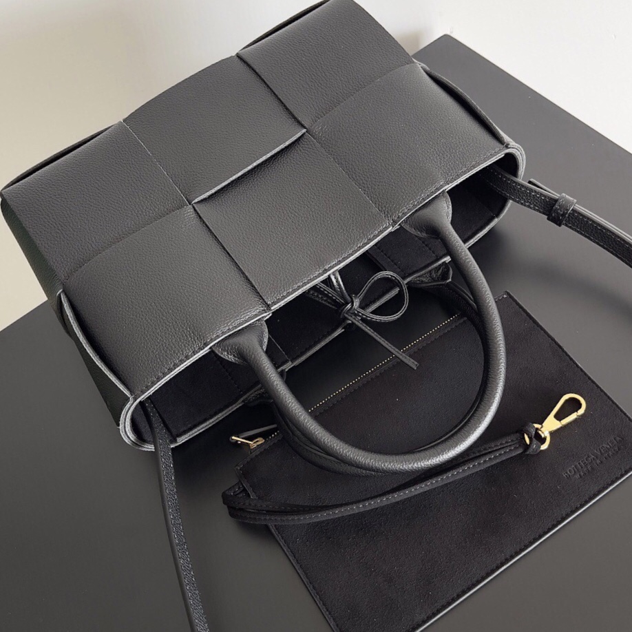 Bagsaaa B0tt*ga Ven*ta Mini Arco Tote Black - 25*16*8cm