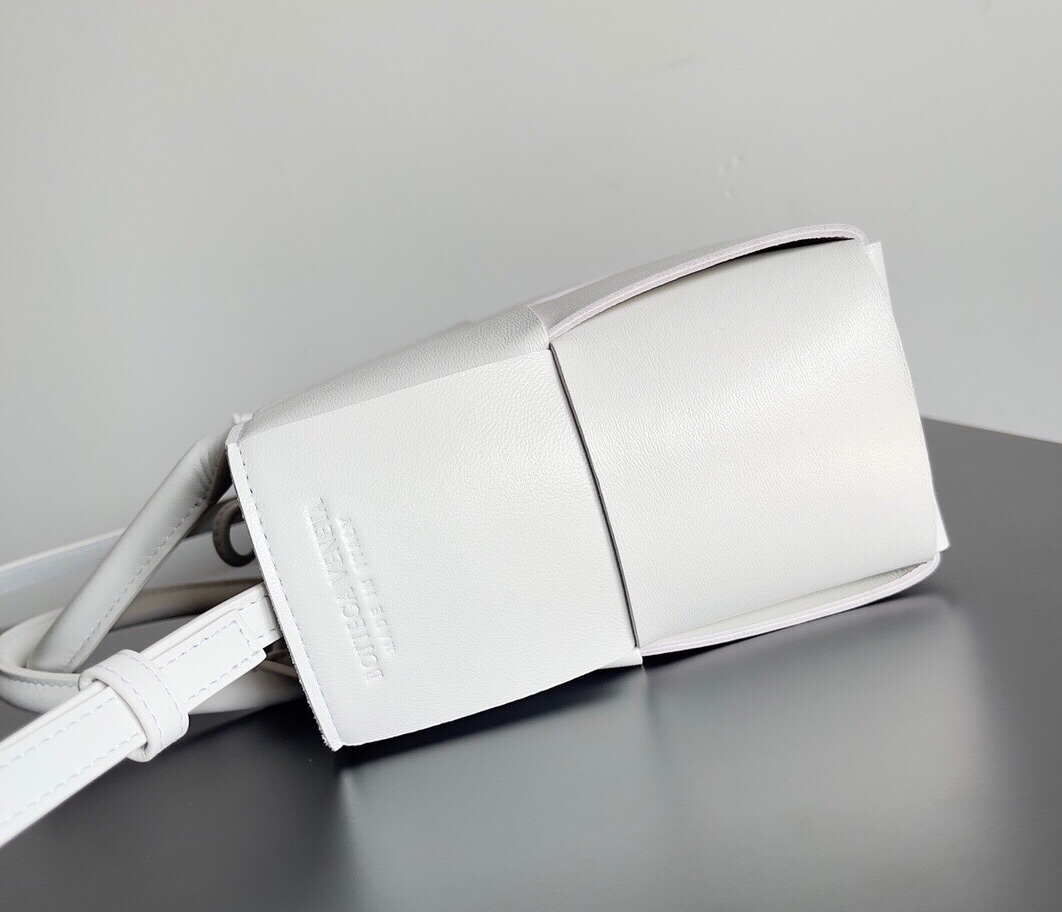 Bagsaaa B0tt*ga Ven*ta Mini Arco Tote White - 25*16*8cm